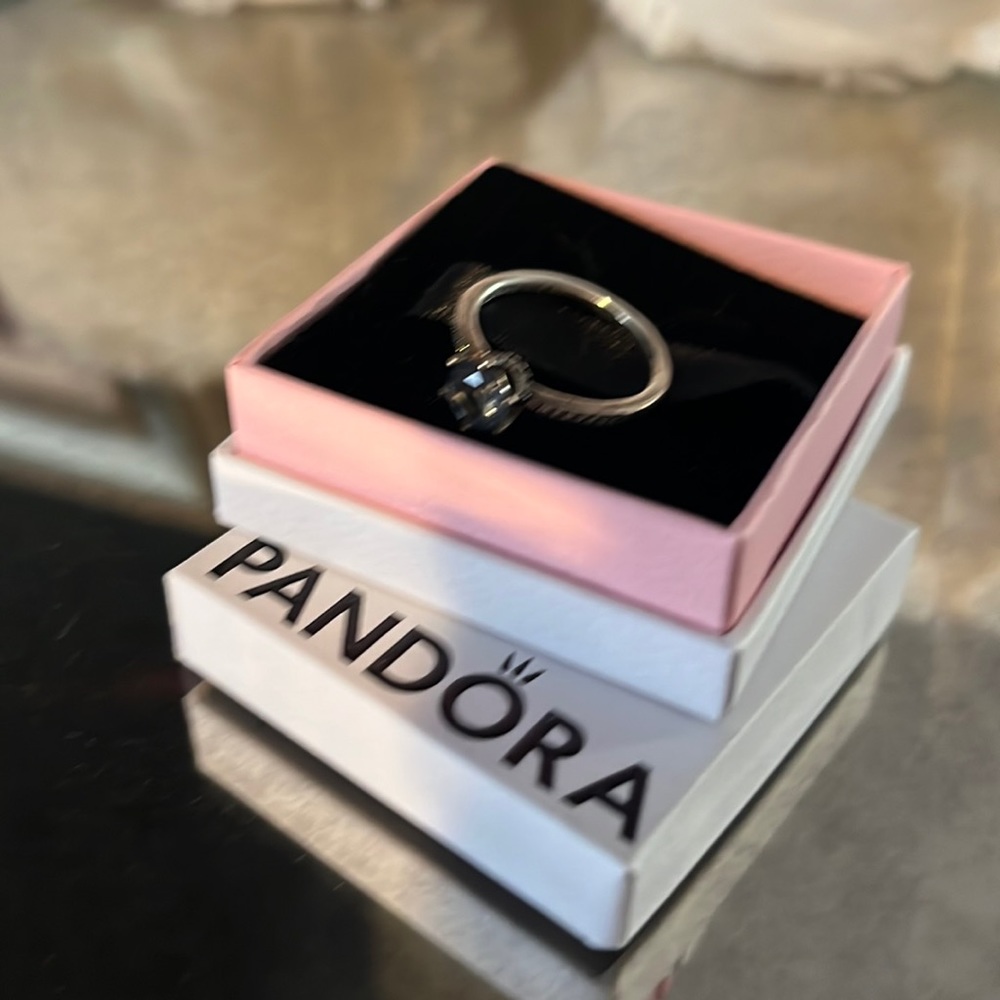 Pandora crown ring size 7